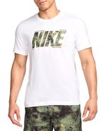 104705059-Camiseta-deportiva-Nike-blanca-estampada-para-hombre