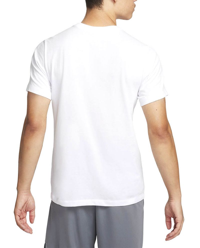 104708814-Camiseta-deportiva-Nike-blanca-estampada-para-hombre
