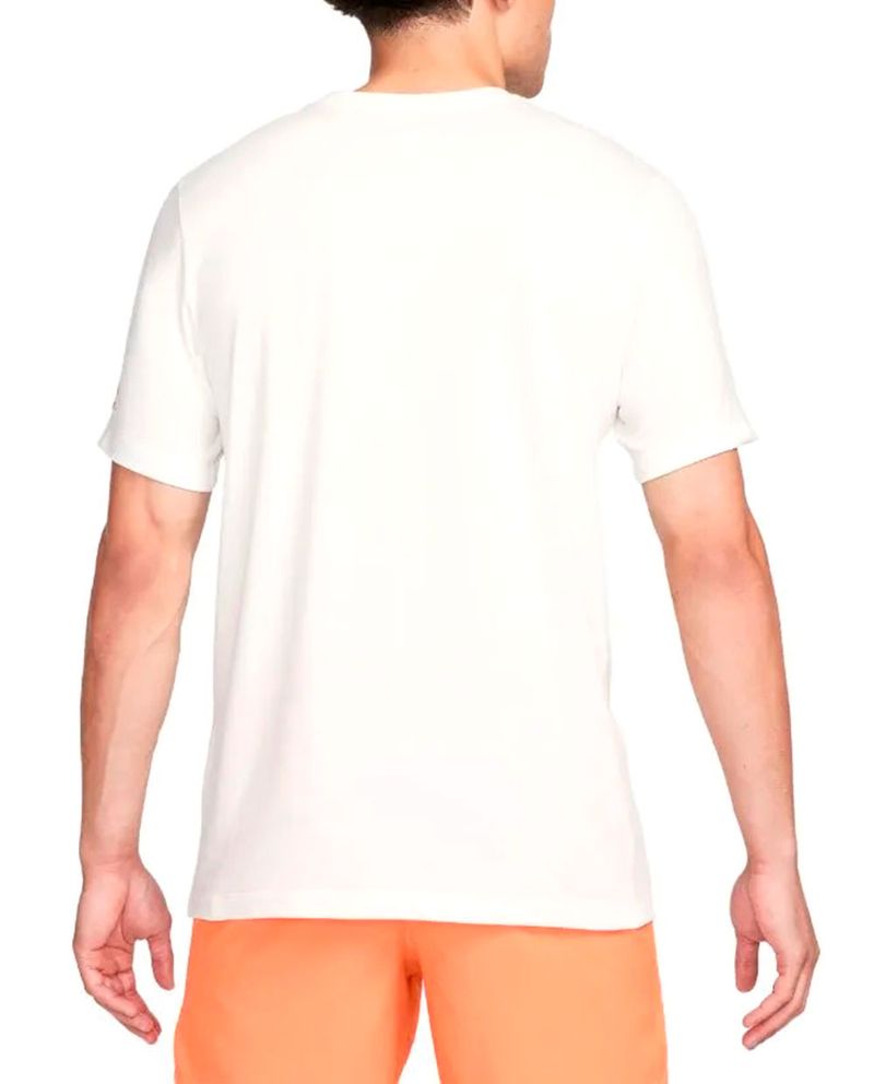 104708836-Camiseta-deportiva-Nike-running-blanca-estampada-para-hombre