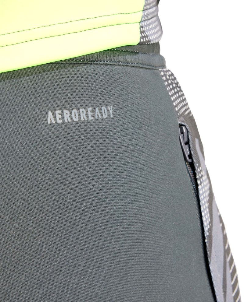 104741177-Pants-deportivo-Adidas-gris-estampado-para-hombre