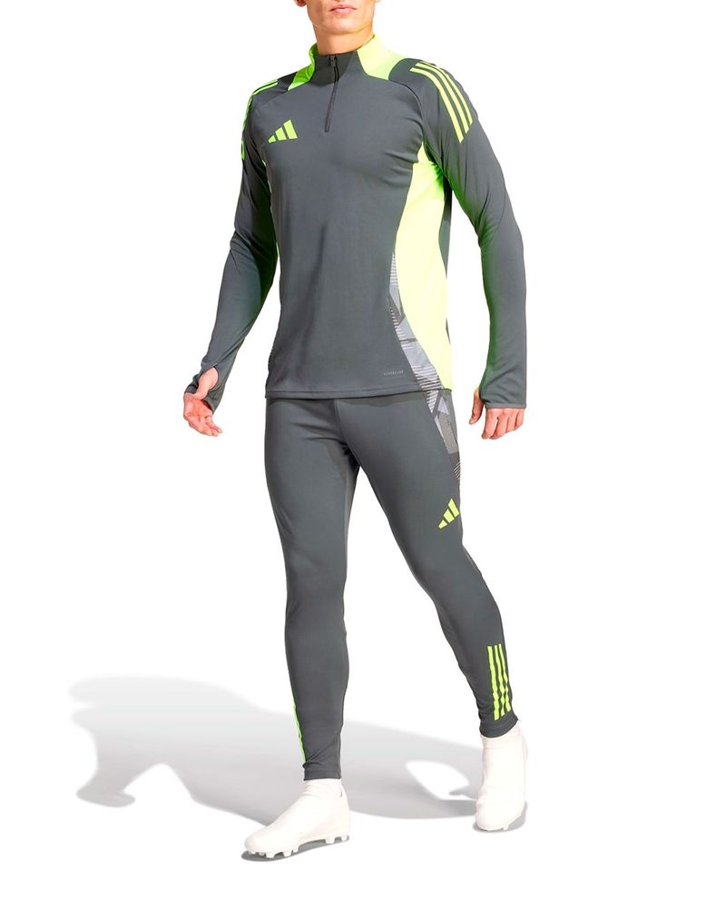 104741177-Pants-deportivo-Adidas-gris-estampado-para-hombre