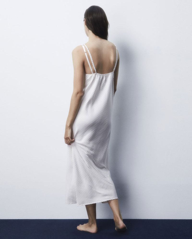104738133-Camison-Sfera-blanco-de-tirantes-para-mujer