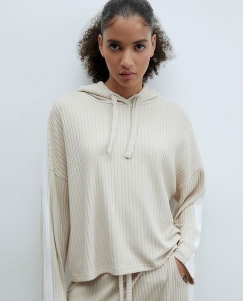 Bata Sfera beige manga larga para mujer