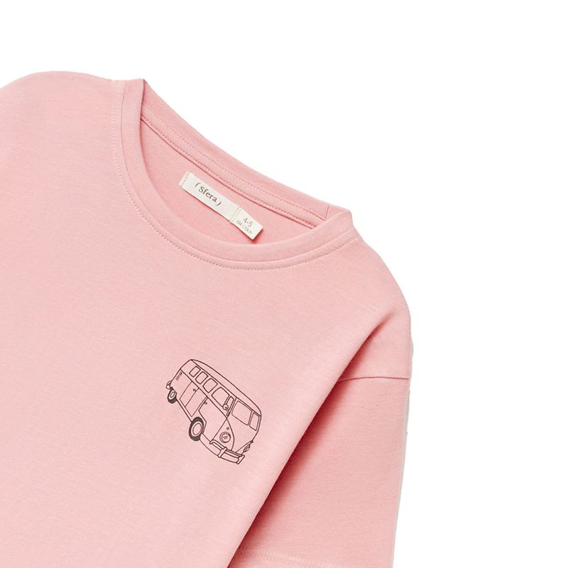 104677002-Camiseta-rosada-con-estampado-para-niño