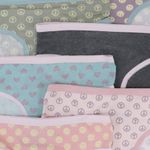 104657044-Set-de-7-piezas-ropa-interior-multicolor-con-estampado-para-niña