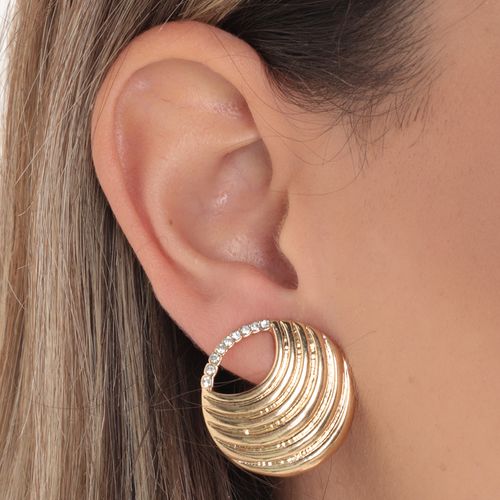 Aretes cortos color dorado para mujer