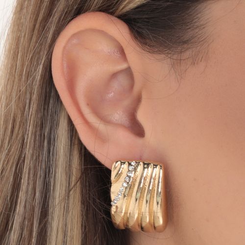 Aretes cortos color dorado para mujer