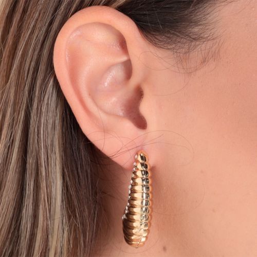 Aretes media luna color dorado para mujer