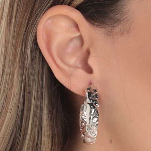Argollas plateadas para mujer