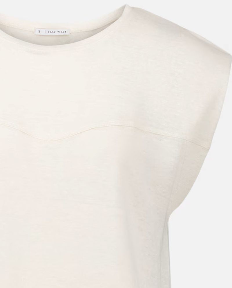 104744765-Camiseta-Easy-Wear-beige-manga-corta-para-mujer