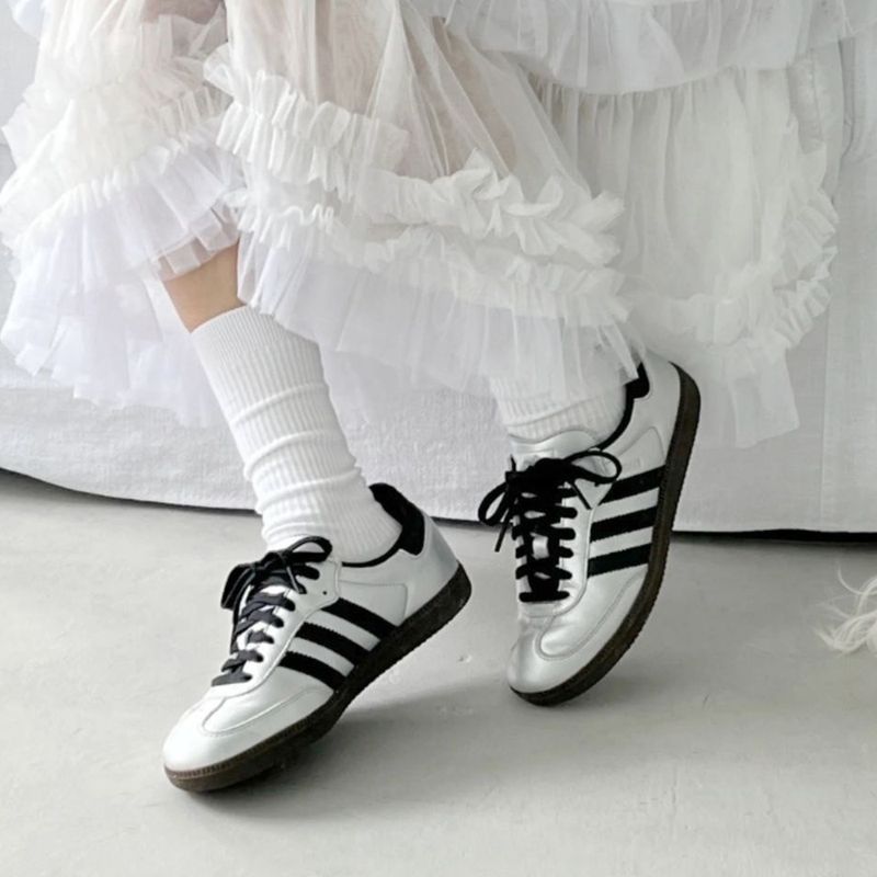104750137-Zapato-Adidas-Originals-Samba-casual-color-plateado-para-mujer