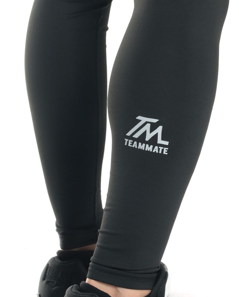 104425332-Malla-deportiva-Teammate-de-compresion-negro-solido-para-hombre