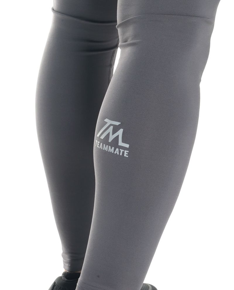 104425336-Malla-deportiva-Teammate-de-compresion-gris-solido-para-hombre