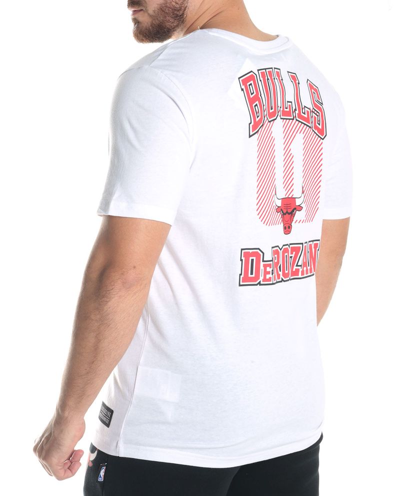 104695247-Camiseta-deportiva-blanca-Chicago-Bulls-para-hombre