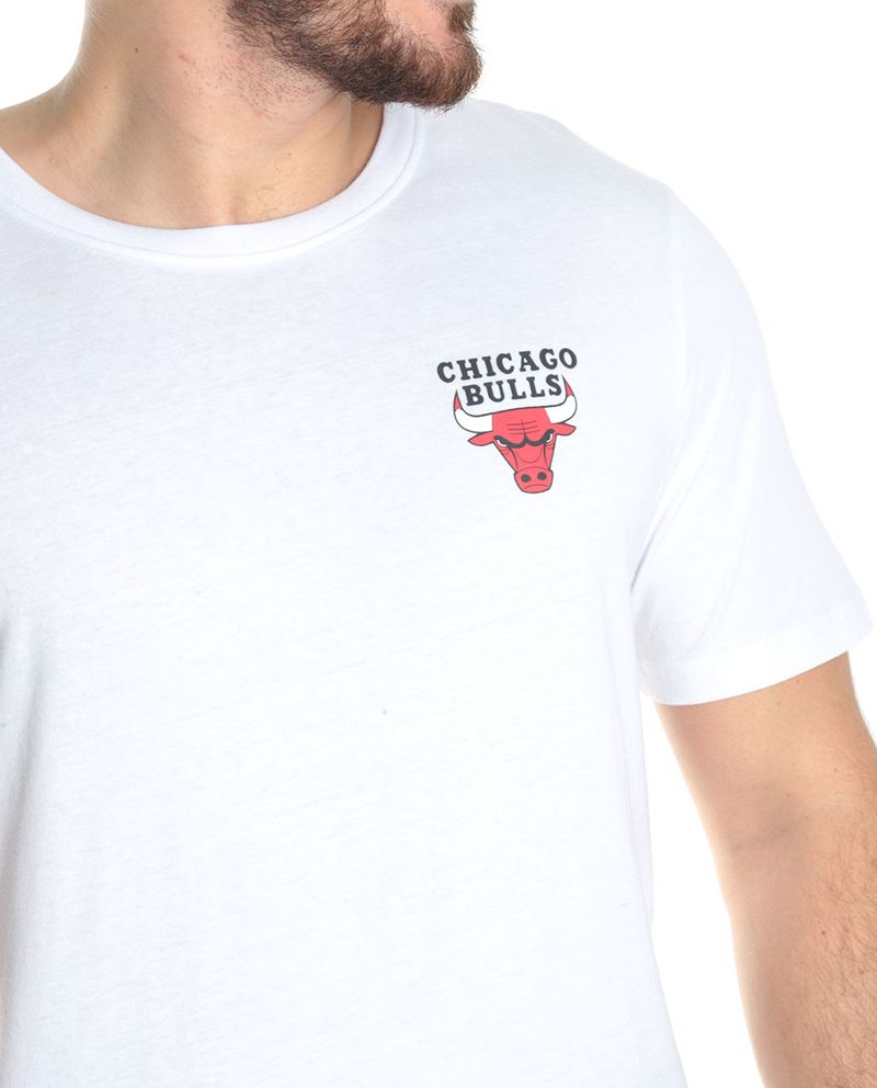 104695247-Camiseta-deportiva-blanca-Chicago-Bulls-para-hombre