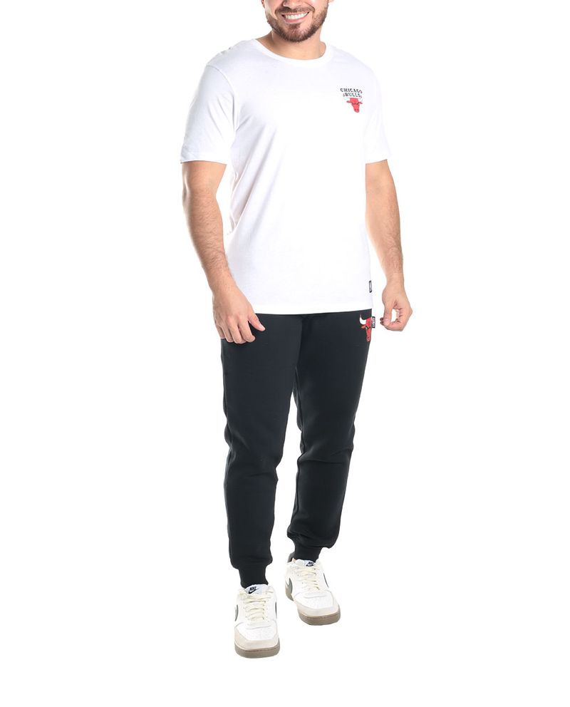 104695247-Camiseta-deportiva-blanca-Chicago-Bulls-para-hombre