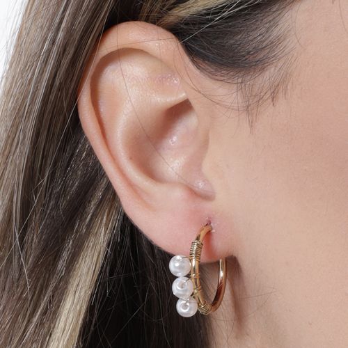 Argollas doradas con perlas para mujer