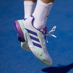 104757663-Zapato-Adidas-Barricade-deportivo-color-blanco-para-hombre
