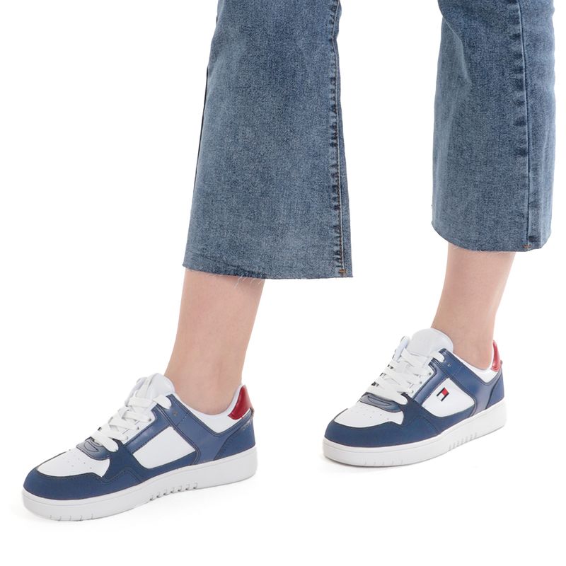 104696708-Zapato-casual-Tommy-Hilfiger-color-blanco-azul-para-mujer