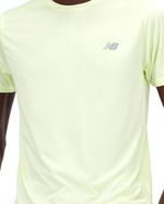 104681347-Camiseta-deportiva-New-Balance-ivory-para-hombre