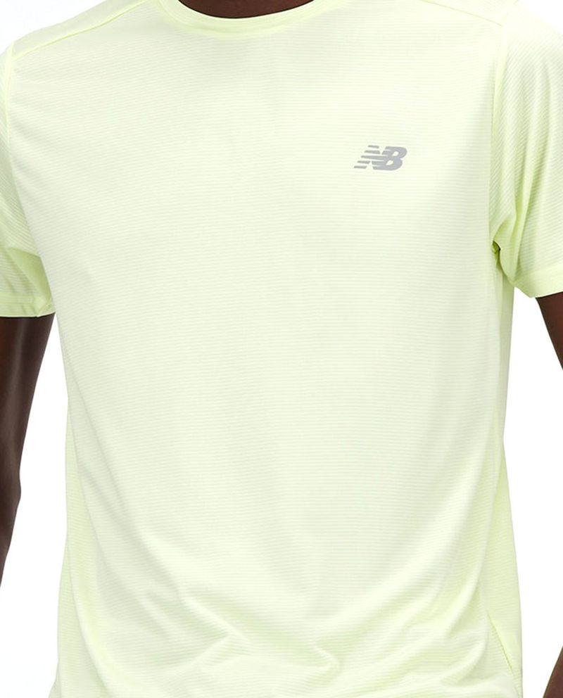104681347-Camiseta-deportiva-New-Balance-ivory-para-hombre