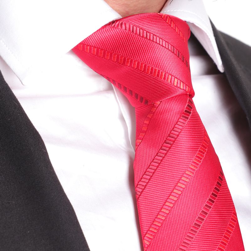 104682305-Corbata-Oscar-de-la-Renta-regular-fit-roja-rayada-para-hombre