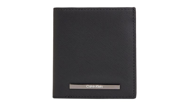 Billetera trifold Calvin Klein negra con textura para hombre