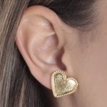 104712036-Aretes-de-corazon-de-bronce-con-baño-de-oro-para-mujer