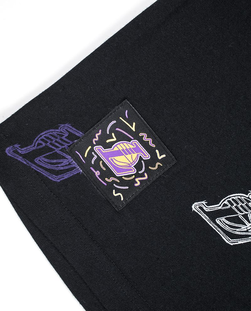 104727959-Camiseta-deportiva-Lakers-estampada-negra-para-hombre