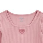 104761093-Blusa-rosada-con-detalle-sutil-de-estampado-de-corazon-para-niña