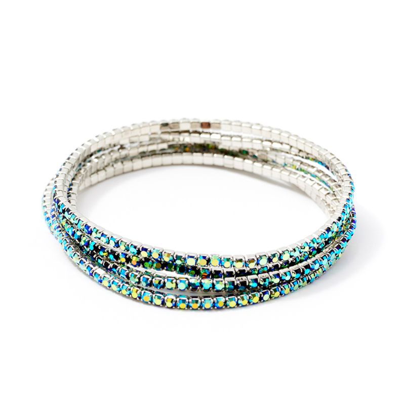 104742171-Set-de-aretes-de-colgar-y-pulseras-para-mujer