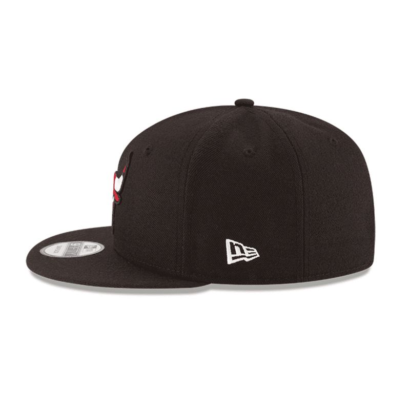 104688691-Gorra-New-Era-950-Chicago-Bulls-negra-para-hombre