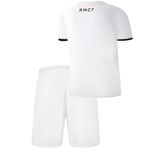104761581-Conjunto-deportivo-de-3-piezas-blanco-con-estampado-del-Real-Madrid-para-niño