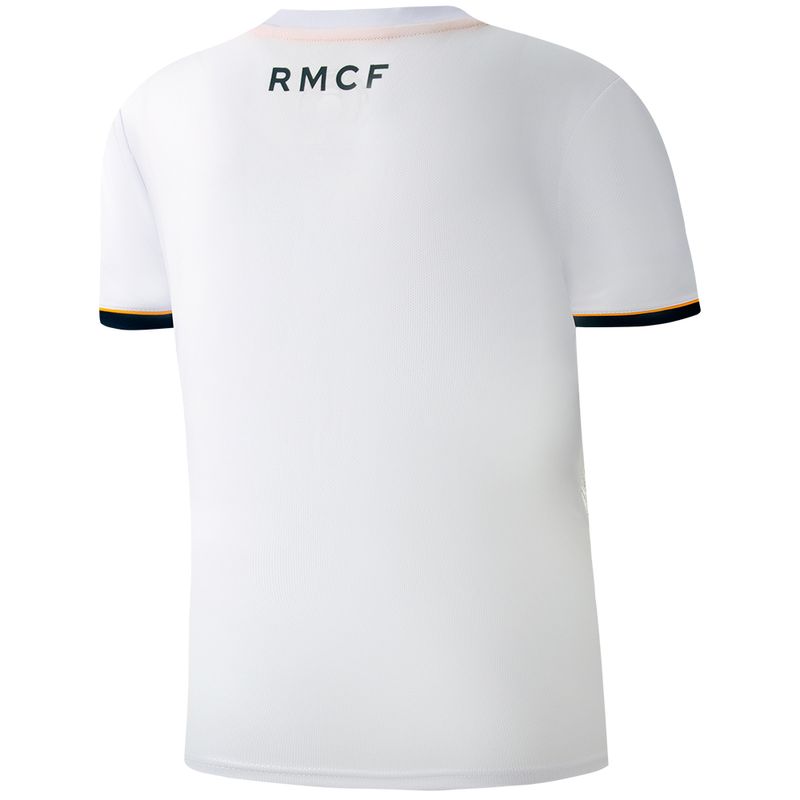 104761580-Conjunto-deportivo-de-3-piezas-blanco-con-estampado-del-Real-Madrid-para-niño