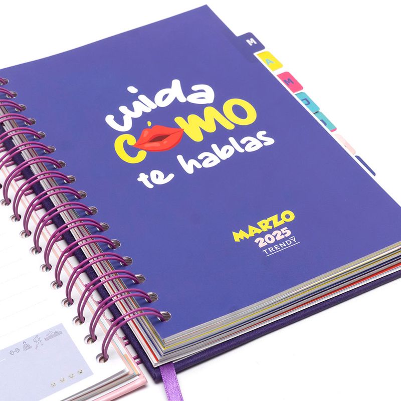 104705778-Agenda-Trendy-Fruit-multicolor