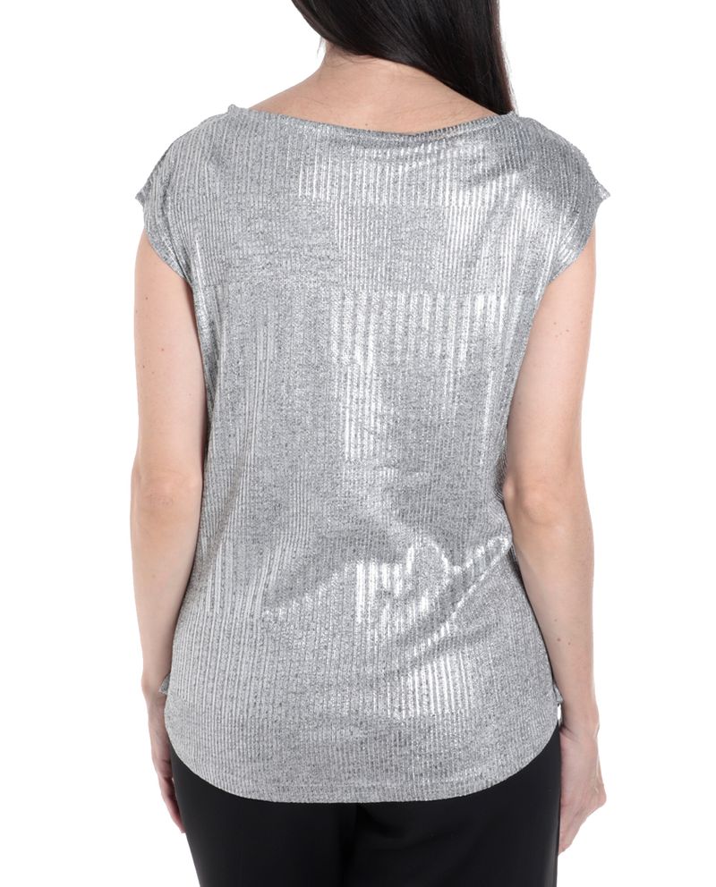 104604645-Blusa-Nicolle-formal-plateada-manga-corta-para-mujer