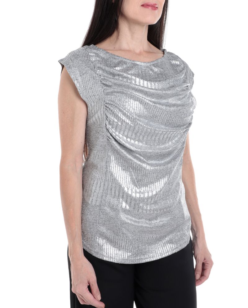 104604645-Blusa-Nicolle-formal-plateada-manga-corta-para-mujer