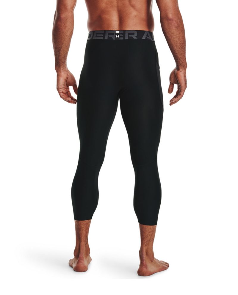 104704056-Malla-deportiva-HeatGear®-Under-Armour-capri-negra-estampada-para-hombre