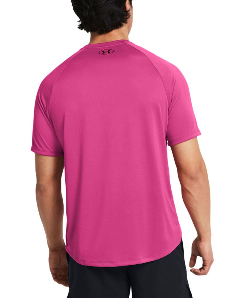 104736037-Camiseta-deportiva-Under-Armour-rosada-estampada-para-hombre