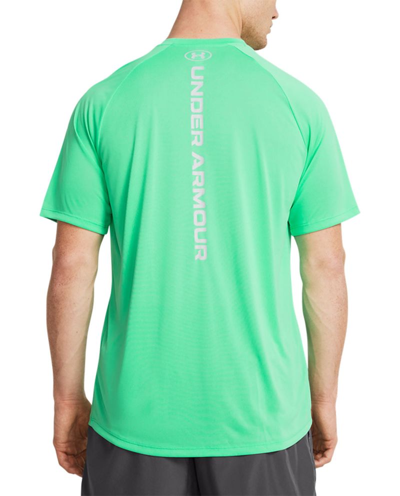 104736048-Camiseta-deportiva-Under-Armour-verde-estampada-para-hombre