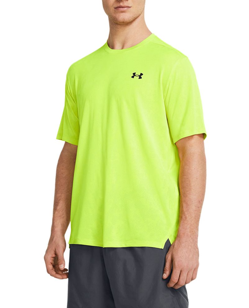 104736092-Camiseta-deportiva-basica-Under-Armour-verde-solida-para-hombre