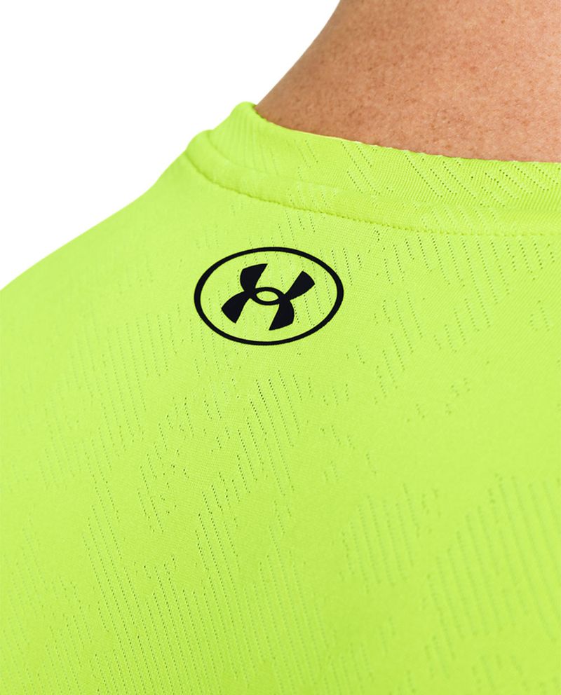 104736092-Camiseta-deportiva-basica-Under-Armour-verde-solida-para-hombre