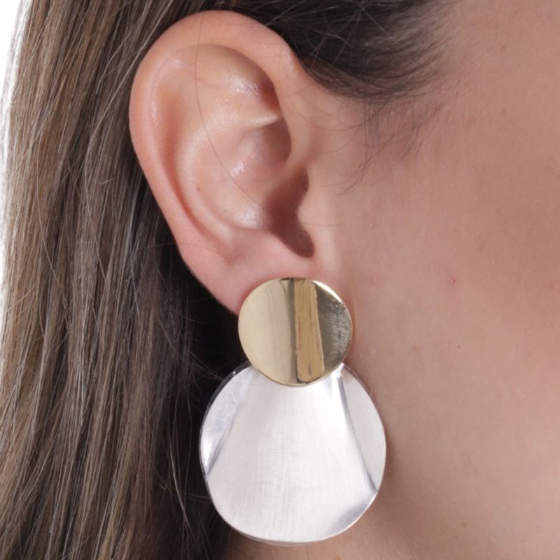 104676516-Aretes-de-colgar-metalicos-dorados-para-mujer