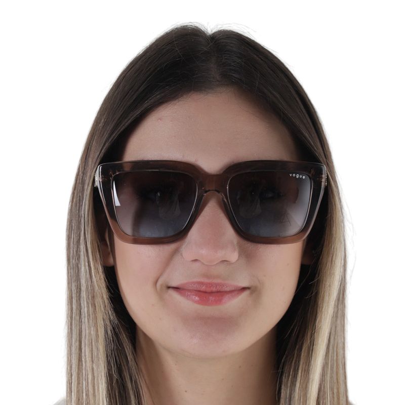 104593526-Lentes-de-sol-oversized-para-mujer-Vogue