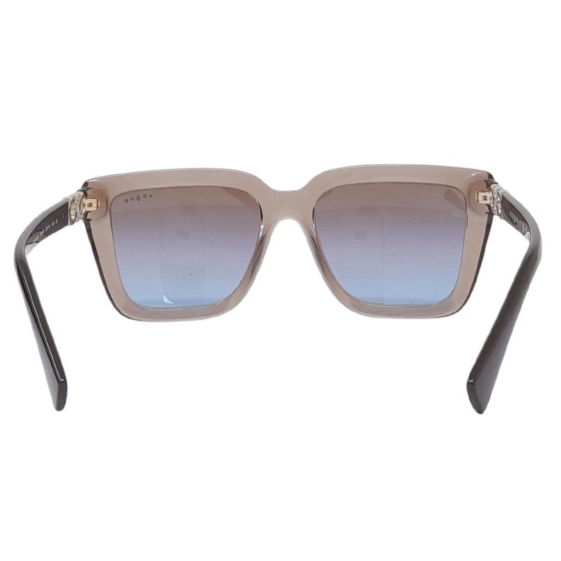 104593526-Lentes-de-sol-oversized-para-mujer-Vogue