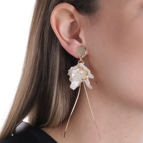 Aretes largos con pétalos para mujer