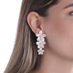 104676363-Aretes-de-flor-para-mujer