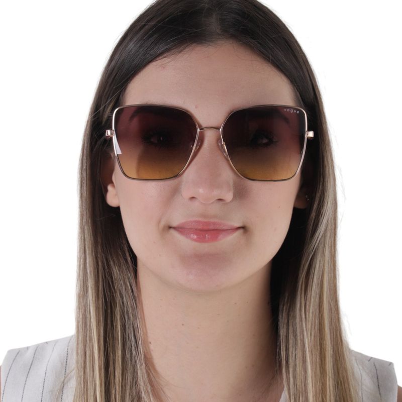 104733257-Lentes-de-sol-oversize-para-mujer-Vogue
