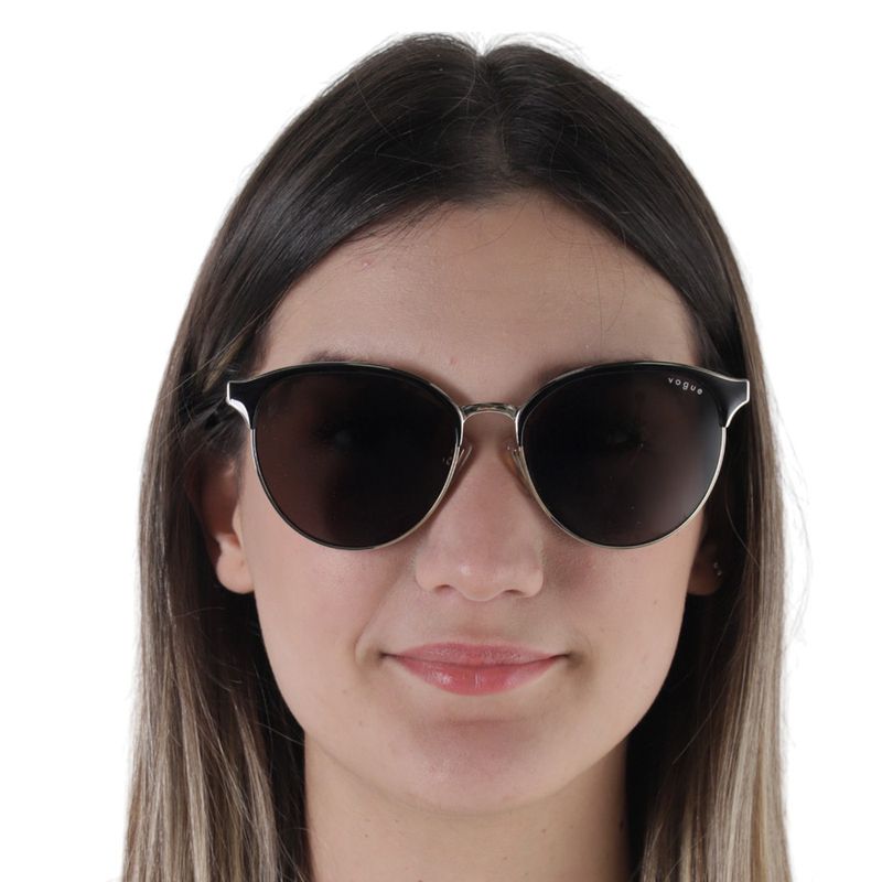 104593544-Lentes-de-sol-oversize-para-mujer-Vogue