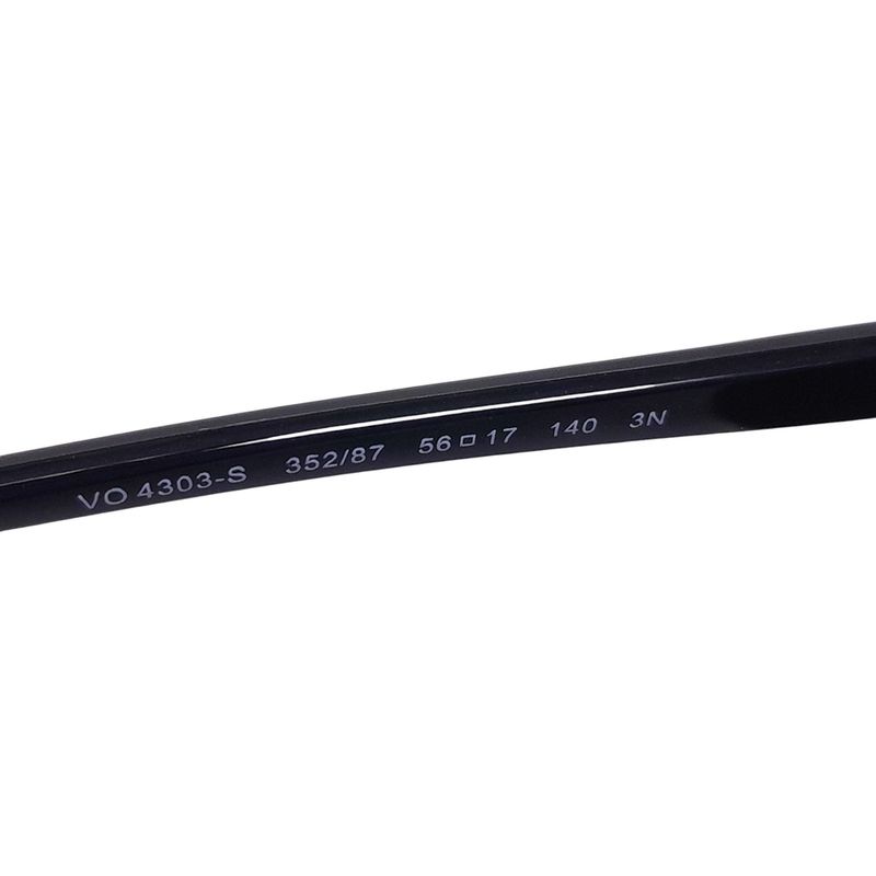 104593544-Lentes-de-sol-oversize-para-mujer-Vogue